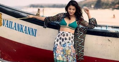 Anushka-Sharma-Glamorous-Poses