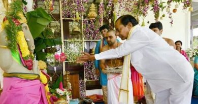 TS CM Kcr in Ganesh pooja