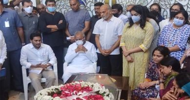 AP CM Jagan pays tribute to Gautam Reddy