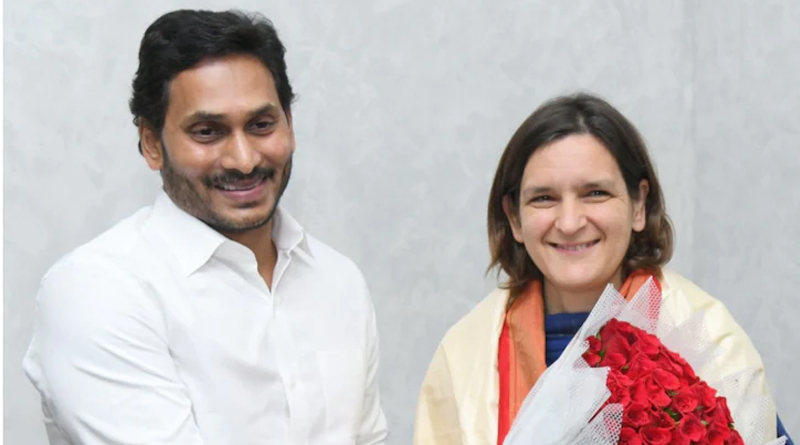 Nobel-laureate-MIT-Professor-Esther-Duflo-meets-with-CM-Jagan-Mohan-Reddy-at-the-CMs-camp-office-in-Thadepalli-on-Monday