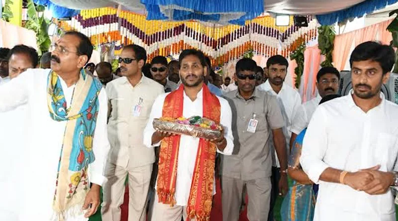 CM Jaganmohan Reddy at Tirumala Venkateswara Swamy Temple on Monday